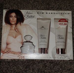 Kim Kardashian Set